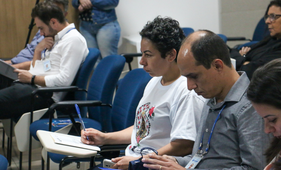 Agepar analisa regras para água e esgoto nas regiões Oeste e Noroeste do Estado