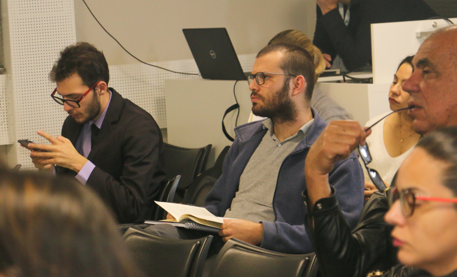 Agepar analisa regras para água e esgoto nas regiões Oeste e Noroeste do Estado