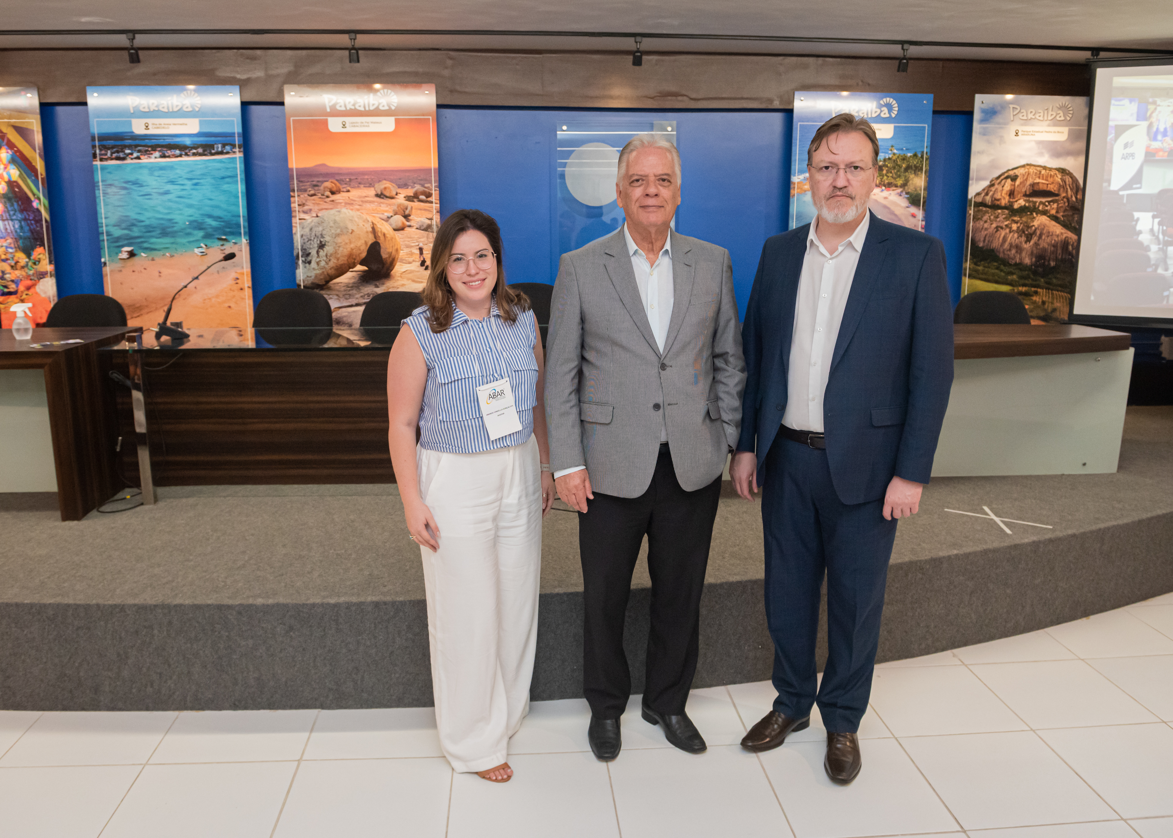 Servidoras da Agepar fazem palestras sobre Saneamento e Comunicação em evento da Abar