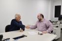 Novo Diretor-presidente da Agepar, Rubens Bueno, com o Diretor Administrativo Financeiro, Marcelo Luiz Curado, durante assinatura do termo de posse