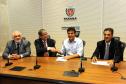 Governador Beto Richa acompanhado pelos, Secretário Chefe de Gabinete, Deonilson Roldo, Secretário de Infraestrutura e Logística, José Richa Filho, Diretor-Presidente da Agência, Antonio José Correia Ribas e o Diretor Mauricio Sá de Ferrante, assina o decreto que regulamenta a Agência Reguladora de Serviços Públicos Delegados de Infraestrutura do Paraná.Curitiba, 20/12/2012Foto: ANPr