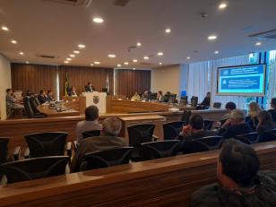 Assembleia debate condições do transporte intermunicipal em audiência pública com participação da Agepar
