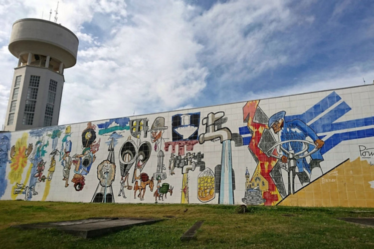 Reservatório da Sanepar com mural no bairro Alto da XV, em Curitiba.