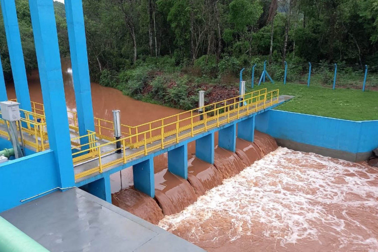 Captação do Rio São José, em Cascavel, que teve chuvas em torno de 200 mm no fim de semana