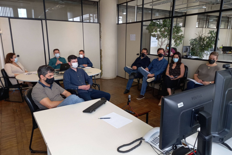 O Departamento de Estradas de Rodagem do Paraná (DER/PR) entrou em um entendimento com a concessionária de pedágio Econorte para a operacionalização dos serviços de guincho mecânico e atendimento pré-hospitalar durante o intervalo entre o fim dos pedágios vigentes e o início do novo programa de concessões do Governo Federal