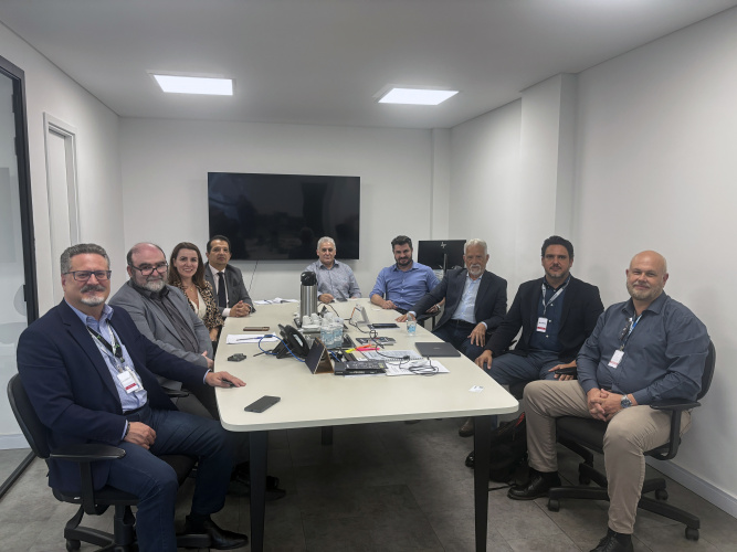 Reunião com equipe da Paraná Projetos