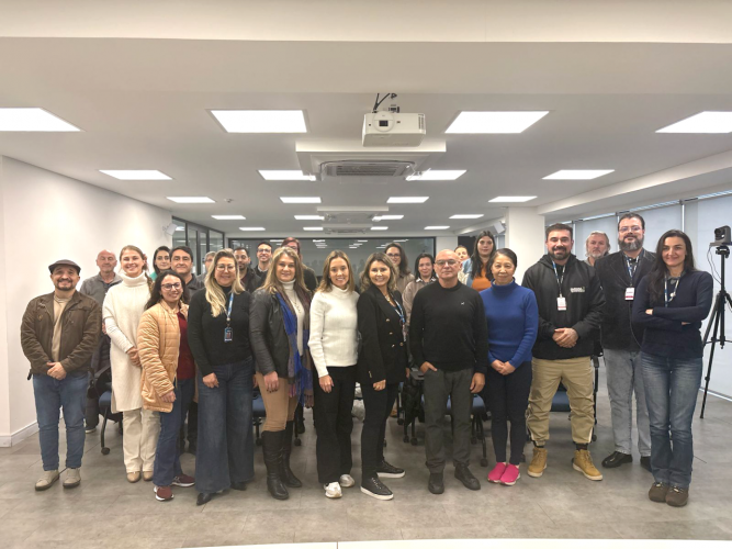 Dia D da Saúde: Servidores da Agepar participam de palestra sobre importância da qualidade de vida e prevenção de lesões no cotidiano corporativo
