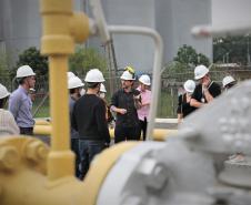 Diretores e servidores da Agepar em visita técnica à Compagas