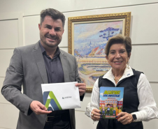 Diretor Cequinel e Prefeita Elizabeth