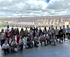 Agepar na Escola: Alunos e Professores premiados visitam Itaipu