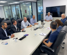 Representantes da Renault visitam Agepar