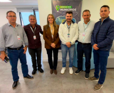 Diretor da Agepar recebe prefeitos em reunião institucional