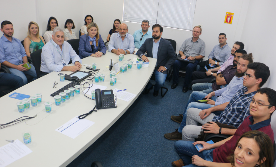 Aprovados no concurso público participam de reunião na Agepar