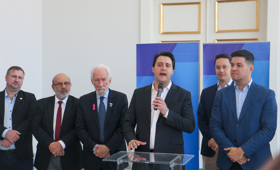 Governador assina decreto de nomeação de 20 servidores efetivos da Agepar