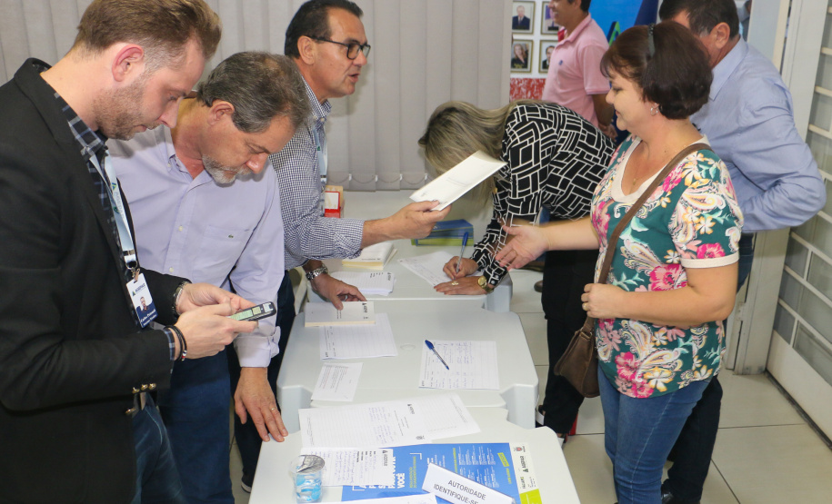 Agepar debate regras para água e esgoto em Santo Antônio da Platina e Ponta Grossa