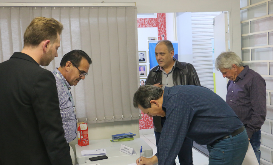 Agepar debate regras para água e esgoto em Santo Antônio da Platina e Ponta Grossa