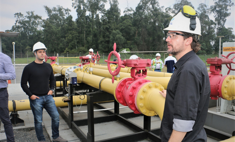 Diretores e servidores da Agepar em visita técnica à Compagas