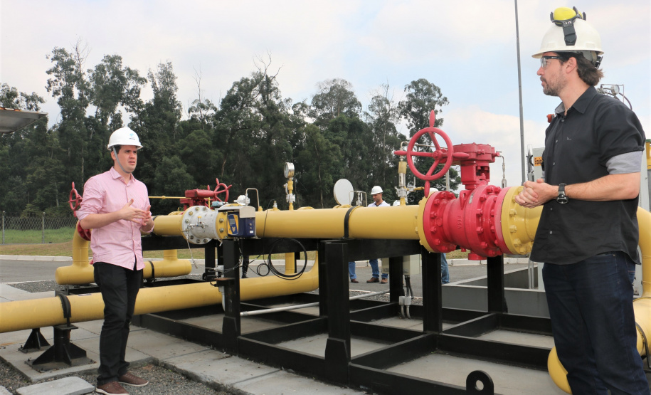 Diretores e servidores da Agepar em visita técnica à Compagas