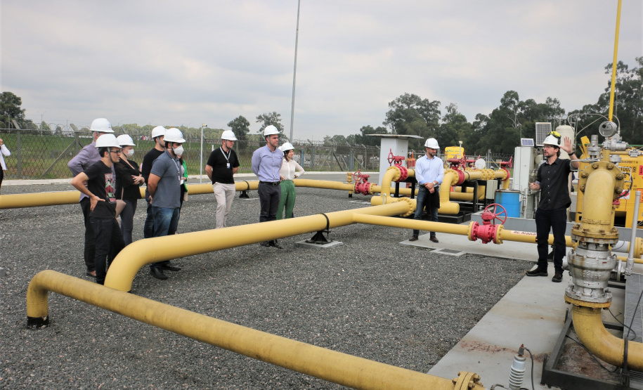 Diretores e servidores da Agepar em visita técnica à Compagas