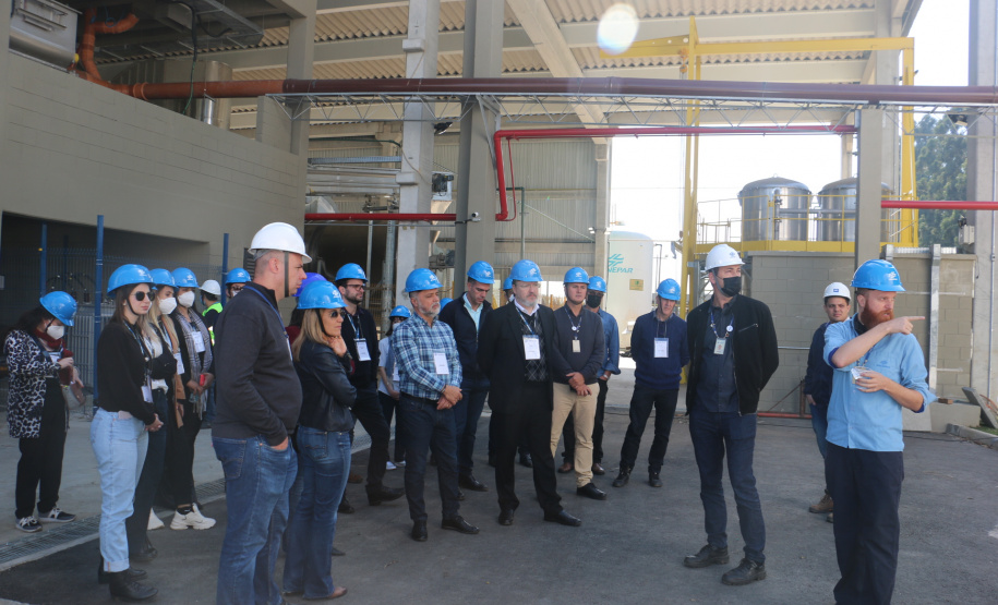 Servidores e diretores da Agência Reguladora de Serviços Públicos Delegados do Paraná (Agepar) visitaram, nesta quarta-feira (25), duas estações e o museu da Companhia de Saneamento do Paraná (Sanepar)