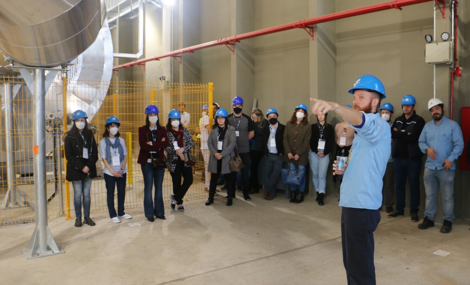 Servidores e diretores da Agência Reguladora de Serviços Públicos Delegados do Paraná (Agepar) visitaram, nesta quarta-feira (25), duas estações e o museu da Companhia de Saneamento do Paraná (Sanepar)
