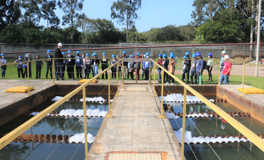 Servidores e diretores da Agência Reguladora de Serviços Públicos Delegados do Paraná (Agepar) visitaram, nesta quarta-feira (25), duas estações e o museu da Companhia de Saneamento do Paraná (Sanepar)