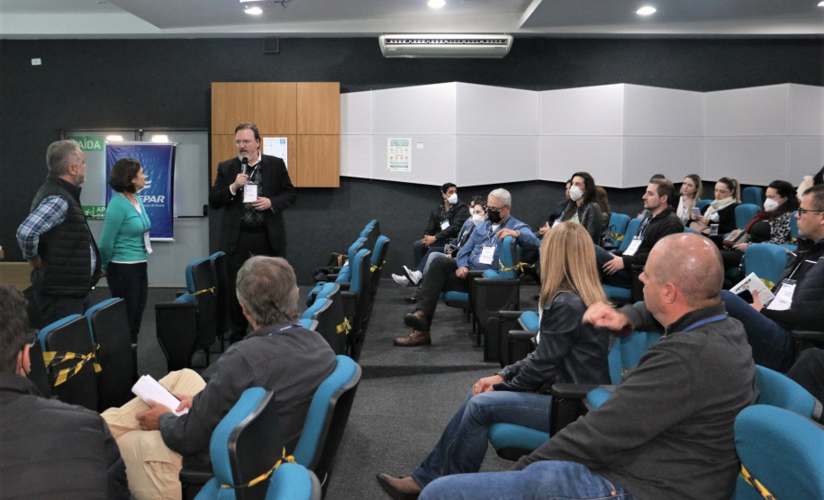 Servidores e diretores da Agência Reguladora de Serviços Públicos Delegados do Paraná (Agepar) visitaram, nesta quarta-feira (25), duas estações e o museu da Companhia de Saneamento do Paraná (Sanepar)