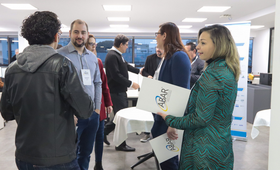 Especialistas de todo o país discutem as particularidades e o futuro da regulação de serviços públicos, em evento na Agepar