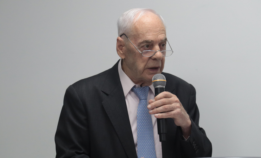 Especialistas de todo o país discutem as particularidades e o futuro da regulação de serviços públicos, em evento na Agepar