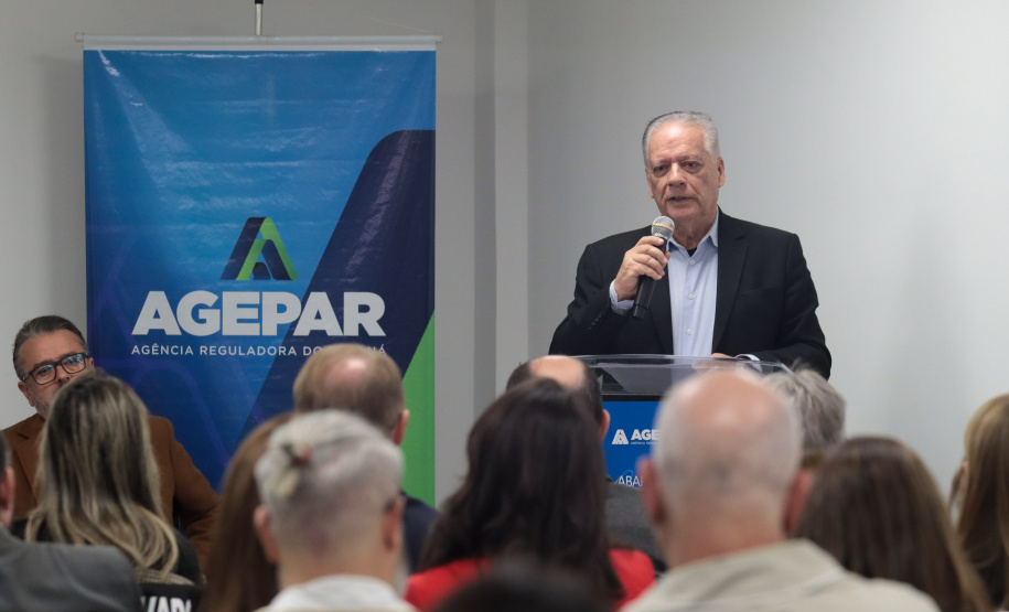 Especialistas de todo o país discutem as particularidades e o futuro da regulação de serviços públicos, em evento na Agepar