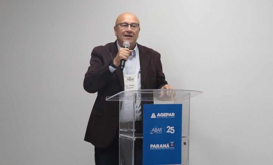 Especialistas de todo o país discutem as particularidades e o futuro da regulação de serviços públicos, em evento na Agepar