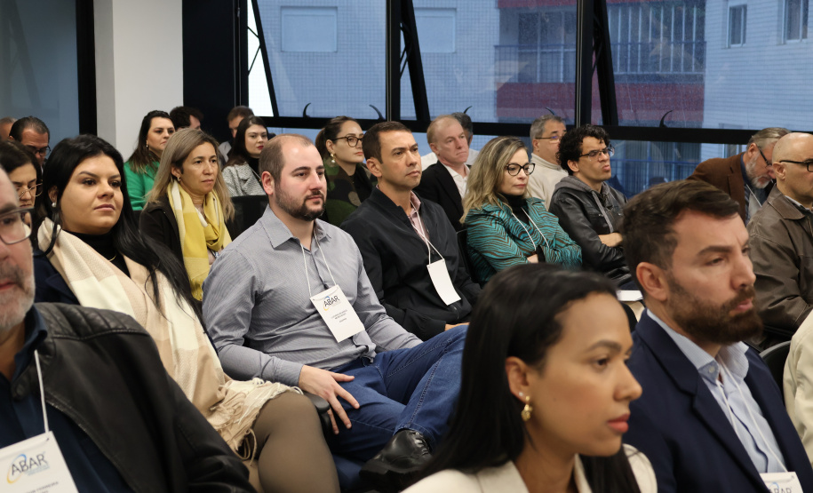Especialistas de todo o país discutem as particularidades e o futuro da regulação de serviços públicos, em evento na Agepar