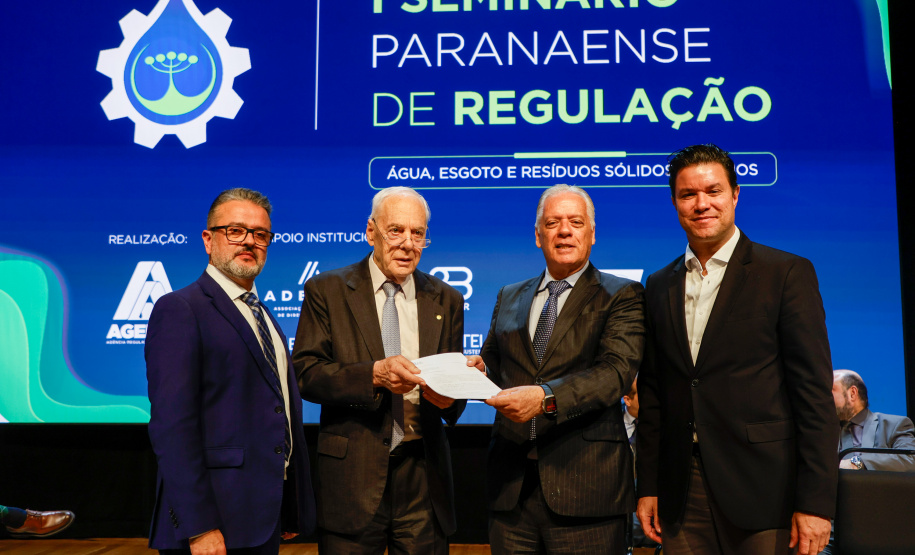 Em evento promovido pela Agepar, especialistas debatem desafios do saneamento básico no país