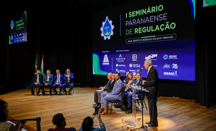 Em evento promovido pela Agepar, especialistas debatem desafios do saneamento básico no país