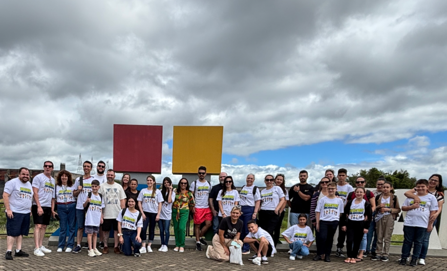 Agepar na Escola: Alunos e Professores premiados visitam Itaipu