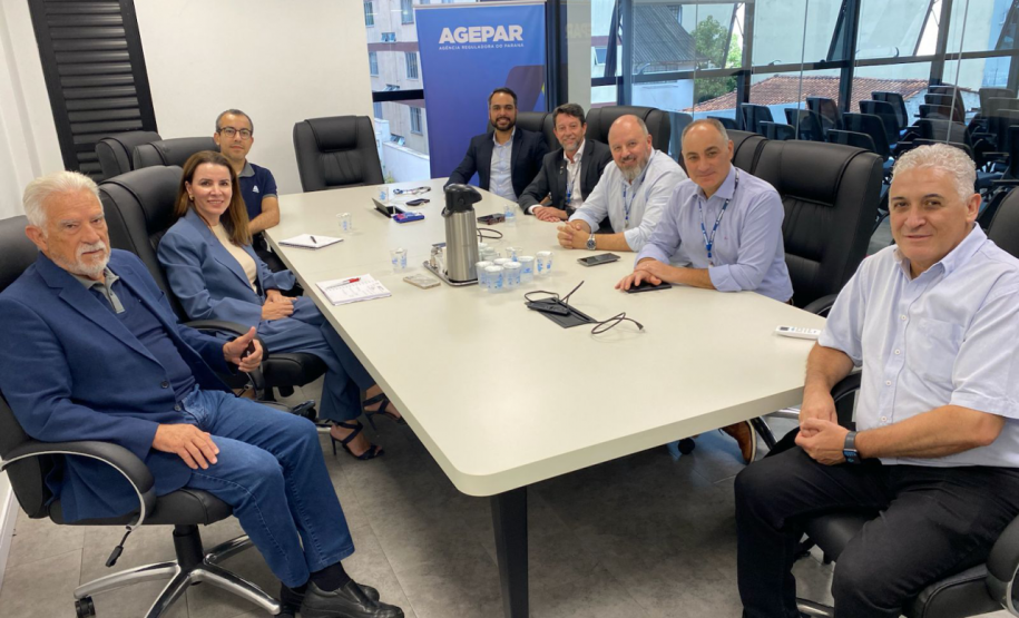 Representantes da Renault visitam Agepar