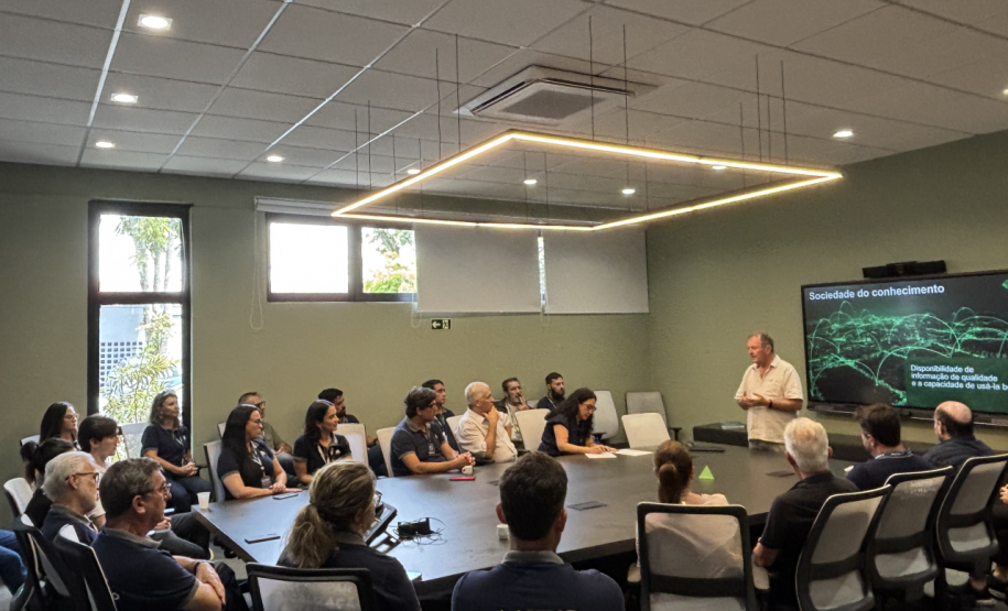 Agepar realiza visita técnica no Hipervisor Urbano de Curitiba