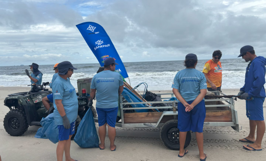 Agepar acompanha limpeza das praias durante o Verão Maior Paraná