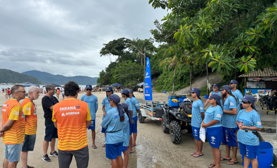 Agepar acompanha limpeza das praias durante o Verão Maior Paraná