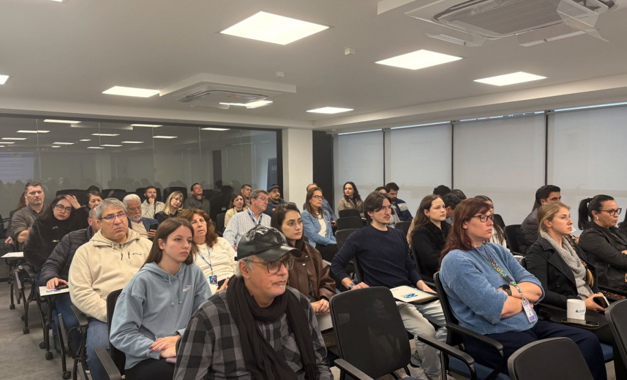 Ciclo de Capacitação da Agepar conta com palestra ministrada por Luciana Luso, conselheira da AGERGS