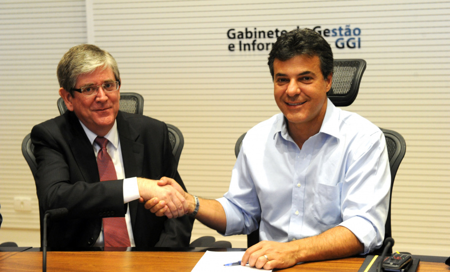 Antonio José Correira Ribas se despede do 
cargo de Diretor-Presidente da Agepar