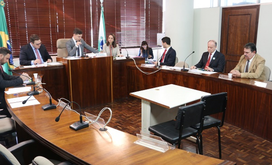 A Comissão de Obras Públicas, Transportes e Comunicação da Assembleia Legislativa, aprovou na tarde desegunda-feira (7), por unanimidade, o nome de Ney Teixeira de Freitas Guimarães para o cargo de diretor de Tarifas e Estudos Econômicos e Financeiros da Agepar