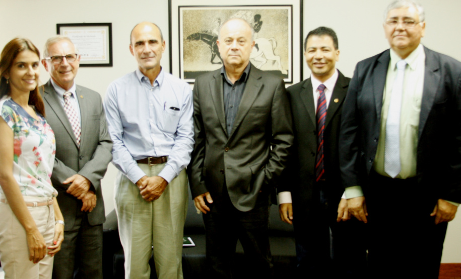 Diretores da Agepar visitam Agergs Os diretores de Relações Institucionais, João Batista Peixoto Alves e de Regulação, Ney Teixeira de Freitas Guimarães da Agepar visitaram, no início desta semana a Agência Estadual de Regulação dos Serviços Públicos Delegados do Rio Grande do Sul (Agergs).