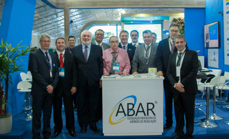 Saneamento Básico na Pauta da Agepar O Diretor Jurídico da Agepar, Maurício Ferrante, no exercício da presidência, participou, na segunda-feira, da abertura do 8º Fórum Mundial da Água, que acontece em Brasília