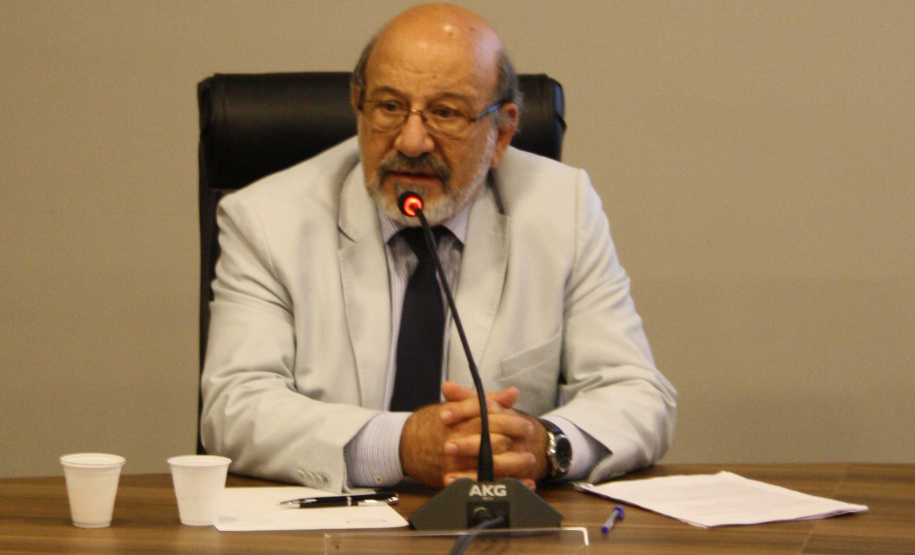 Omar Akel é oficialmente nomeado Diretor-Presidente da Agepar O arquiteto e Urbanista Omar Akel assumiu oficialmente o cargo de Diretor-Presidente da Agência Reguladora do Paraná com mandato de três anos. O nome de Akel foi confirmado pelo então governador Beto Richa, por meio do decreto de nomeação nº 9210 publicado no Diário Oficial de sexta-feira, 06 de abril.