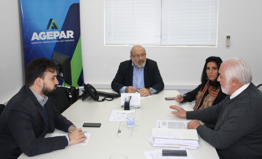 Agepar delibera sobre convênio de delegação e contrato que estabelece metas para o saneamento em Curitiba O Conselho Diretor da Agepar, em reunião ordinária na manhã desta terça-feira, 05/06, deliberou sobre os termos do convênio de cooperação, previsto na lei 11.445/13, entre a Prefeitura de Curitiba e o Estado do Paraná, com interveniência da Agência Reguladora.