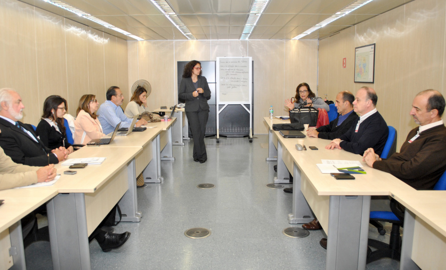 Fipe Patricia da Cunha Tavares. Curitiba-16-04-2013 Foto Osvaldo Ribeiro/AENPr