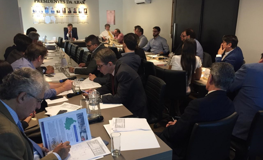 A reunião foi realizada na sede da Abar, em Brasilia