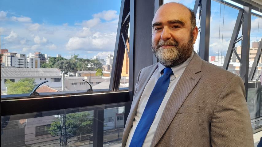 Novo diretor da Agepar toma posse e assume compromisso com usuários dos serviços regulados